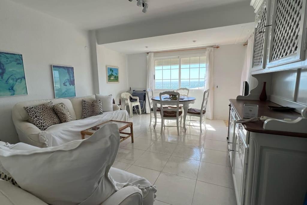 Apartamento Con Acceso Directo A La Playa Apartment Valencia Exterior photo